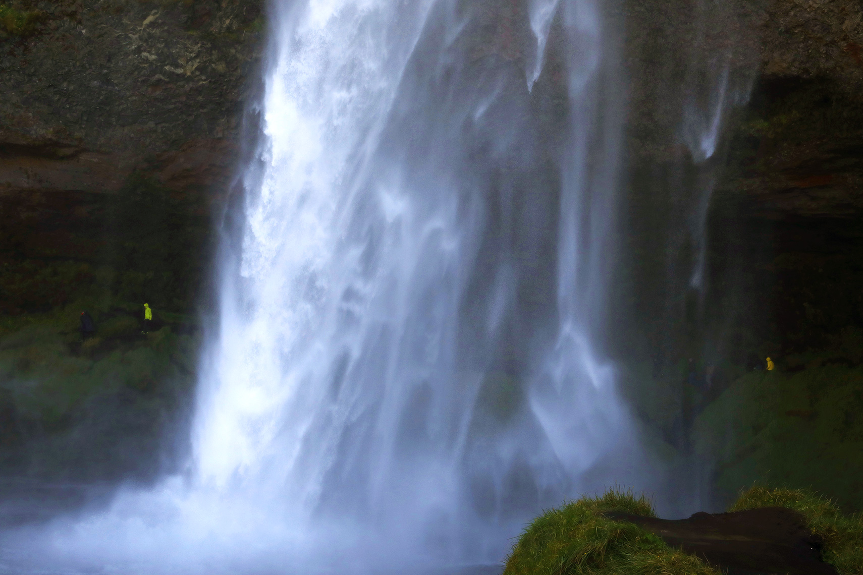 Iceland.Waterfall.02